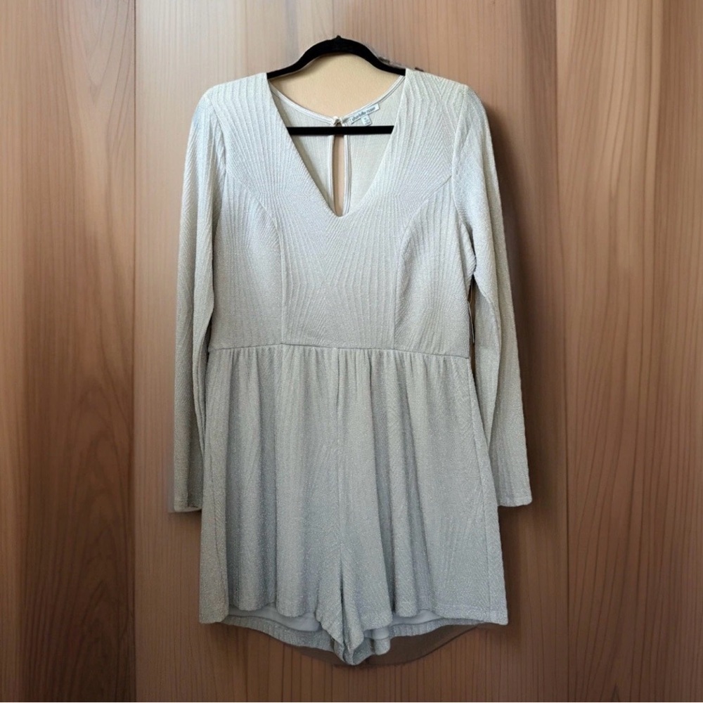 Charlotte Russe Cream Knit Metallic Romper Size XL